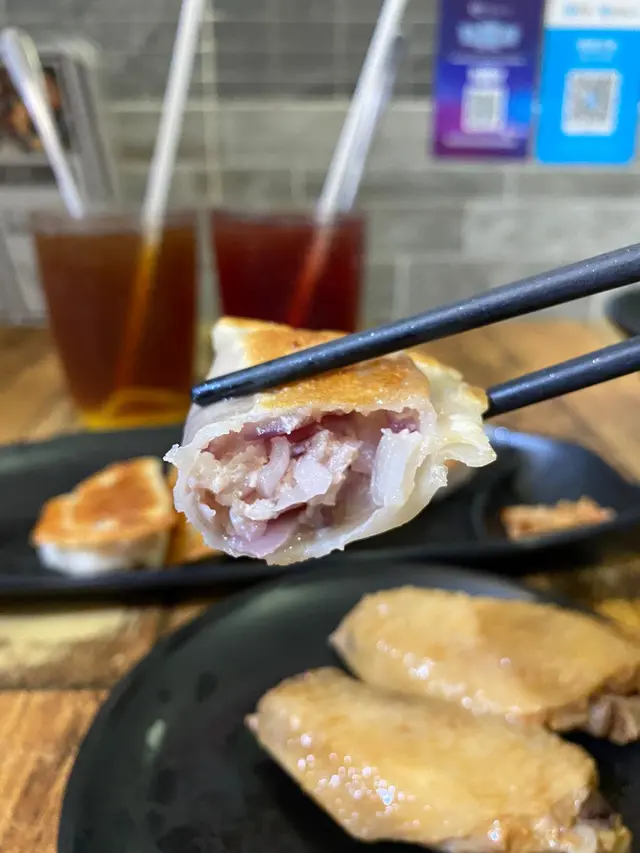 煎洋蔥豬肉餃