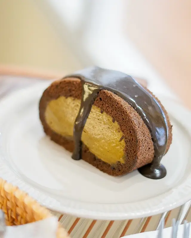 hojicha roll cake