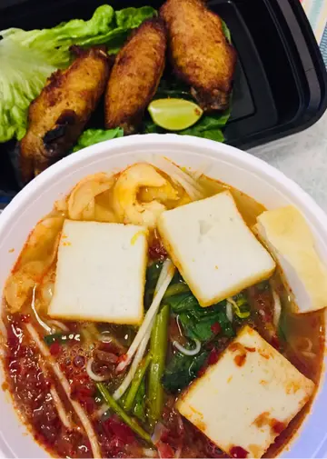 辣虾汤虾肉鱼片米粉，炸鸡翼  (外卖)