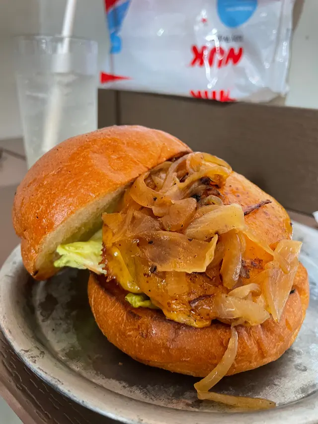 Right mad burger
