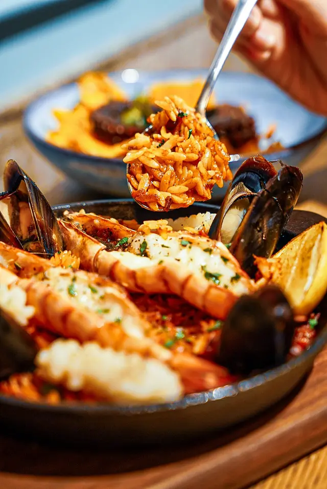 西班牙海鮮炒米粒麵