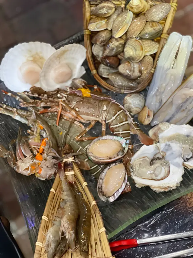 原隻龍蝦海鮮餐