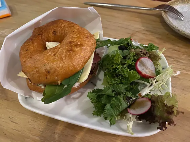 燻牛肉Bagel  sandwishes  