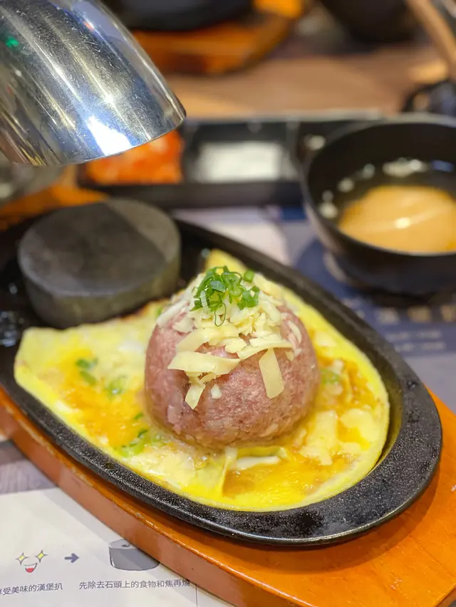 芝士蛋和牛漢堡扒