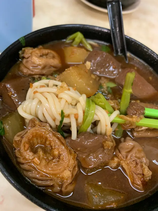 米線,豬紅,豬大腸,蘿蔔