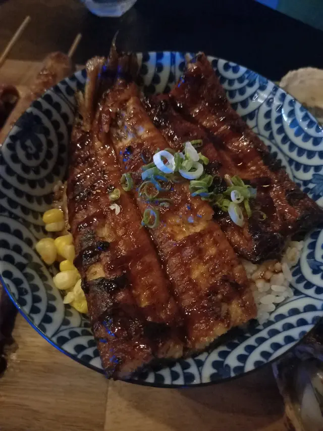 蒲燒原條鰻魚珍珠飯