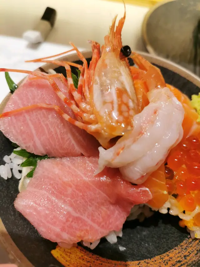 吞拿魚腩, 牡丹蝦, 三文魚籽