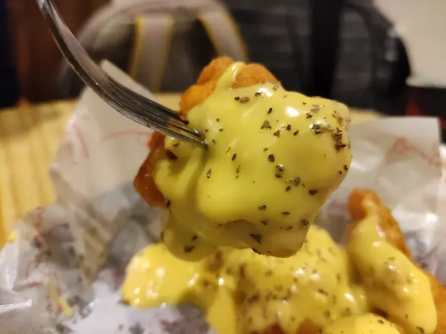 香脆雞塊配芝士醬