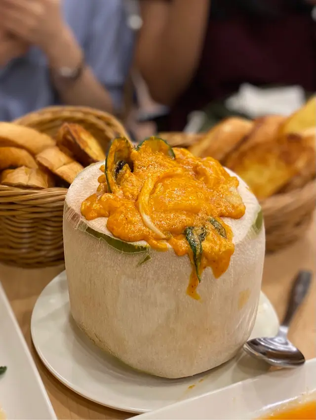 椰青焗咖哩海鮮