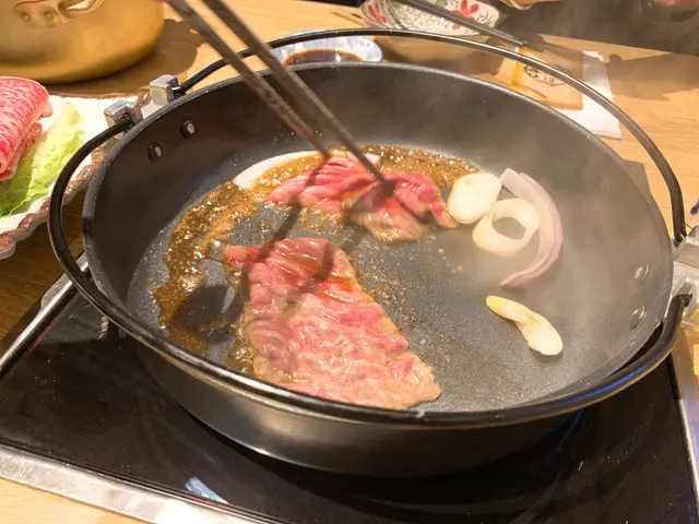 店員首先會親自為你烹調和牛,
之後亦都可以選擇自己煎自己玩~☺️