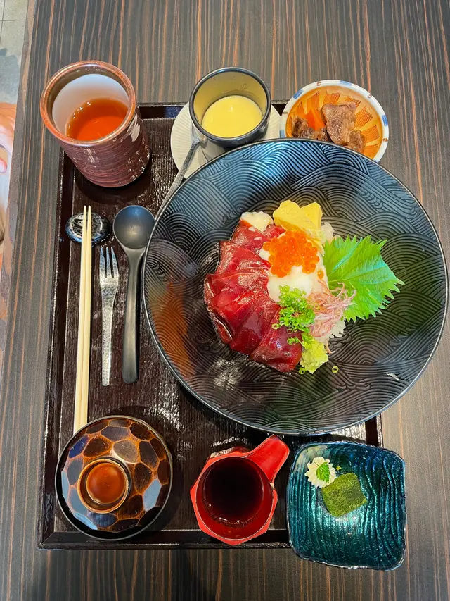 醬油漬吞拿魚飯