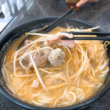 四餸湯米線