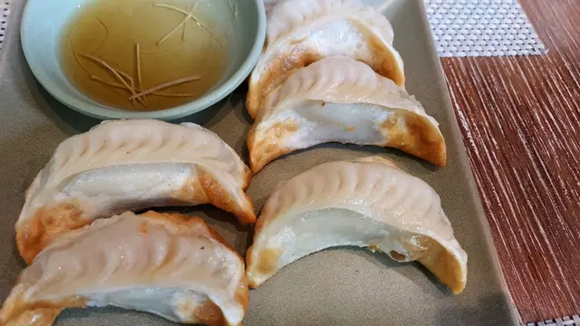 鮮肉鍋貼