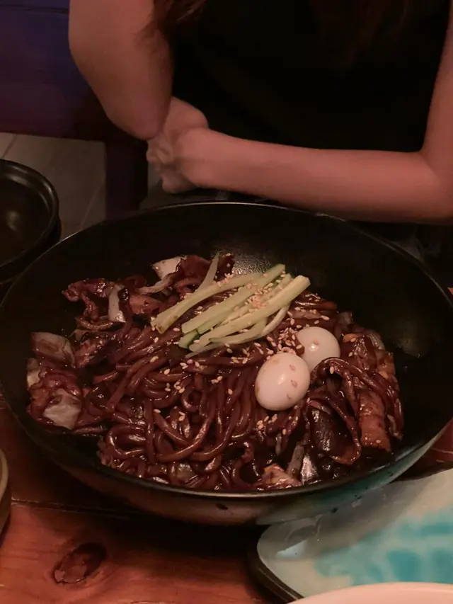 偏甜帶鹹嘅炸醬麵   好食