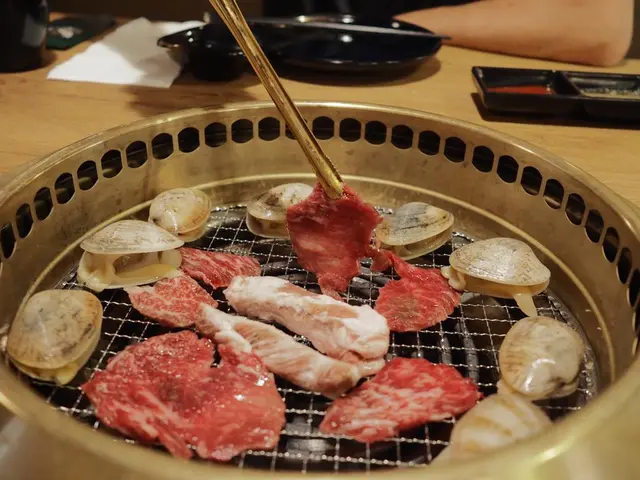 燒肉拼盤/活大蜆