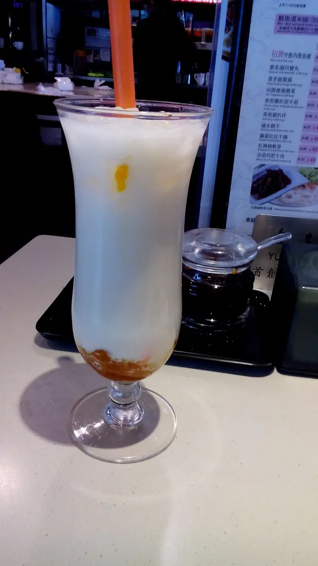 順滑芒果酸奶特飲！