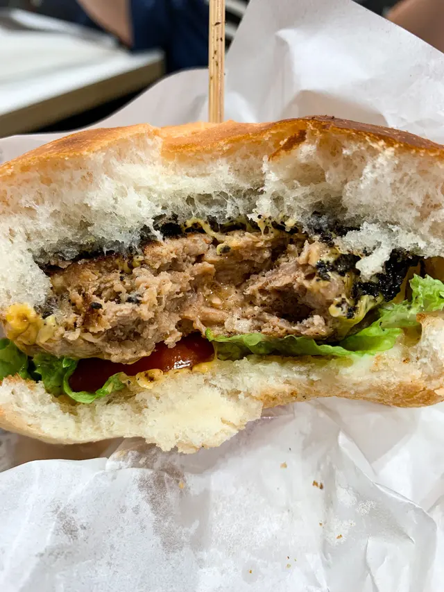 黑松露芝士牛堡