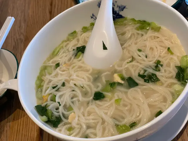 嫩雞煨麵
