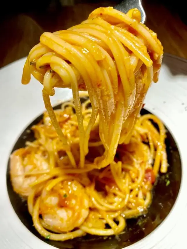 澳洲大蝦煙花女吸管意粉 Australian King Prawn Bucatini alla Puttanesca