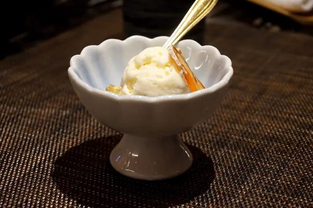 豆腐雪糕配柿卷