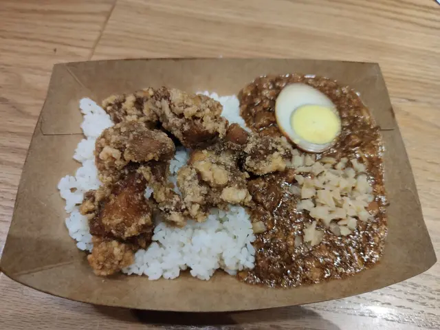 鹽酥雞肉燥飯