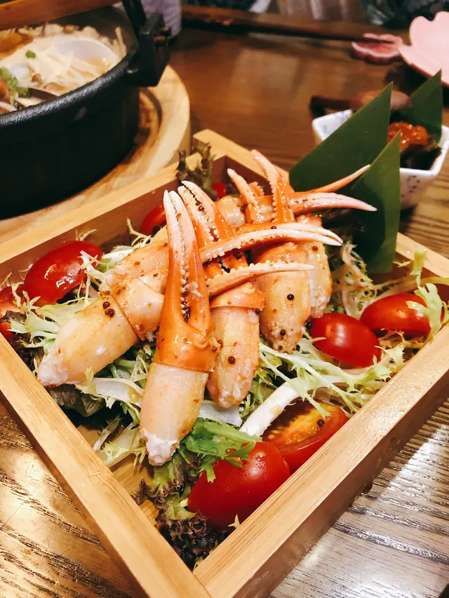 松葉蟹鉗配三文魚子醬