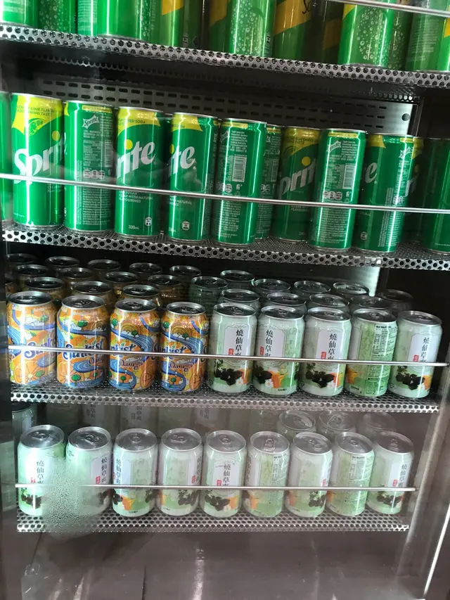 我是飲了好似清涼爽的罐裝飲品