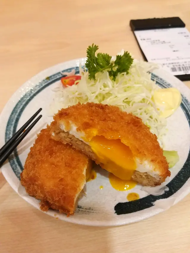 吉列流心蛋豬肉餅