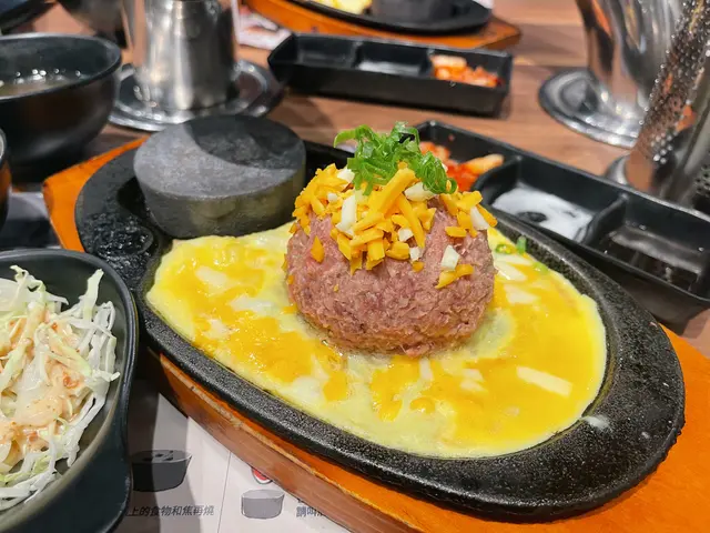 芝士蛋和牛漢堡扒