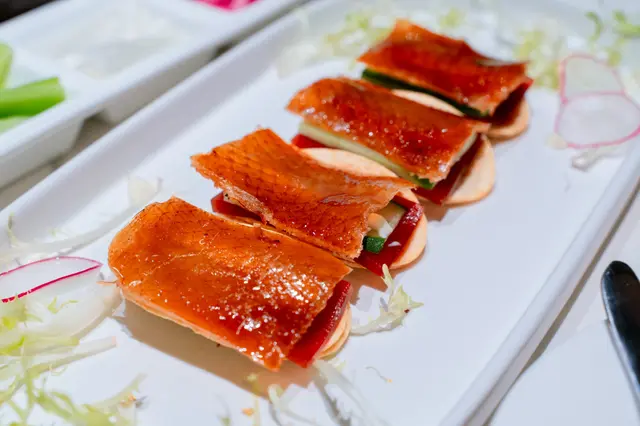 黃金鴨件伴魚子醬