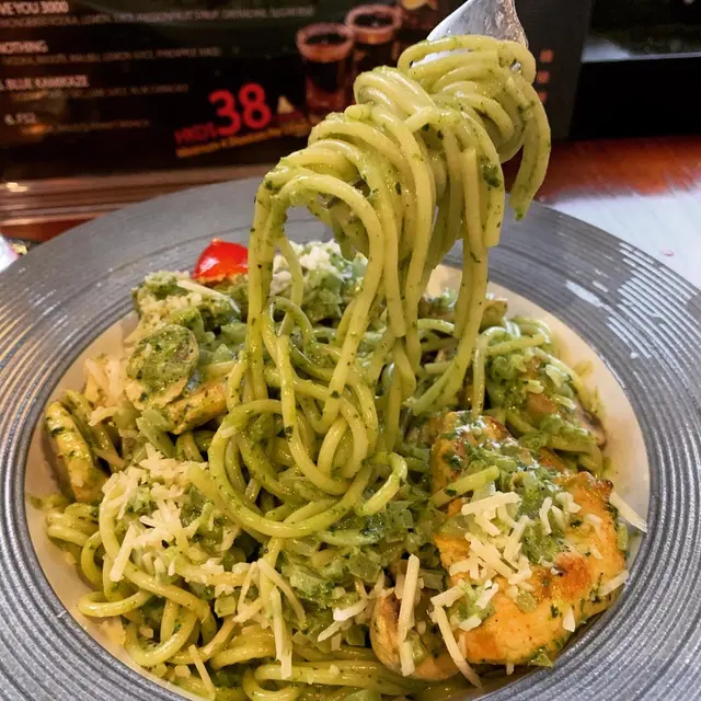 香草醬意大利麵+雞胸肉