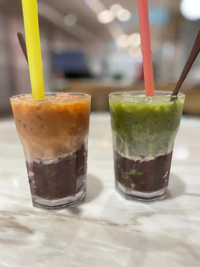 奶茶紅豆冰，綠茶紅豆冰