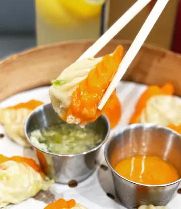 Hainanese Chicken Momo