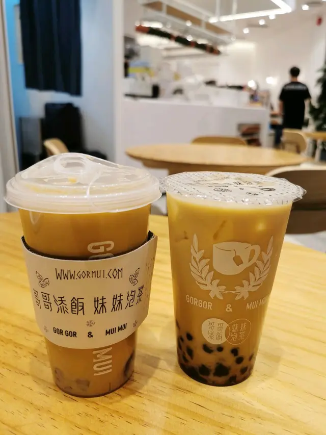 鮮手工製芋圓奶茶$36 ( 跟餐有$10折扣) 、 老細萬歲黑糖珍珠厚奶茶$28( 跟餐有$10折扣)