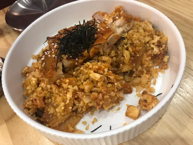 泡菜炒椰菜花飯配雞脾肉