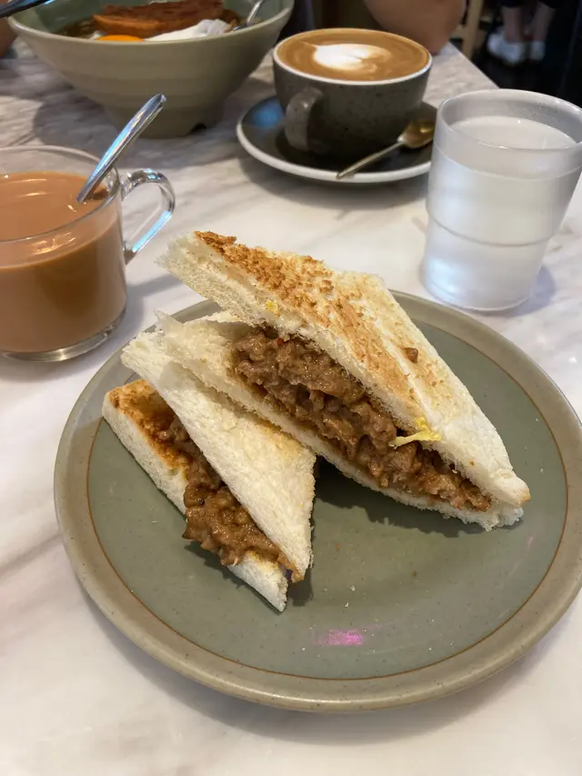 沙嗲牛烘三文治