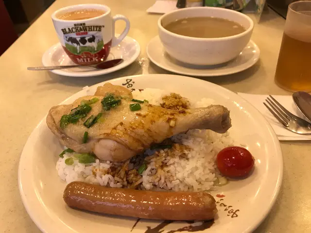鹽焗雞髀腸仔飯