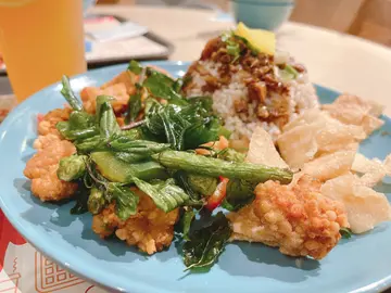 鹽酥雞肉燥飯