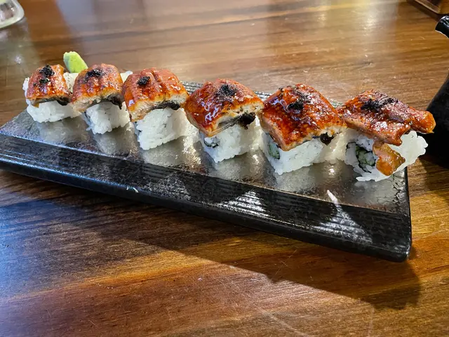 黑松露鰻魚卷