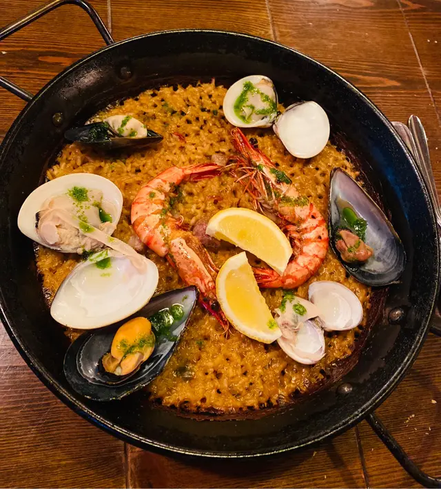 招牌西班牙黑毛豬海鮮飯