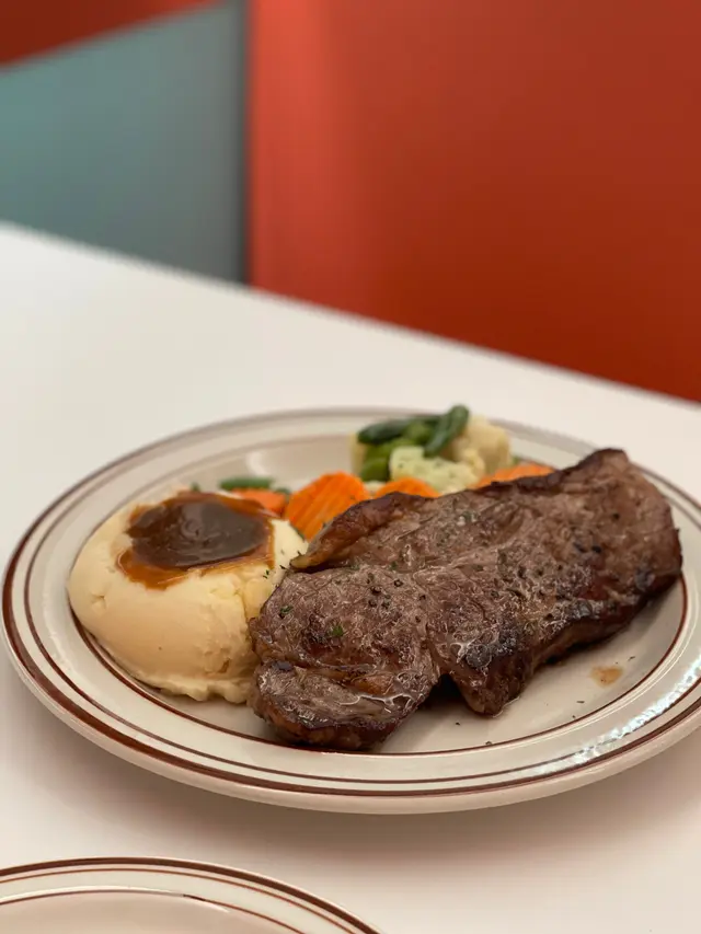 健康一點選了 Mixed Vegetables 配 Mashed Potato