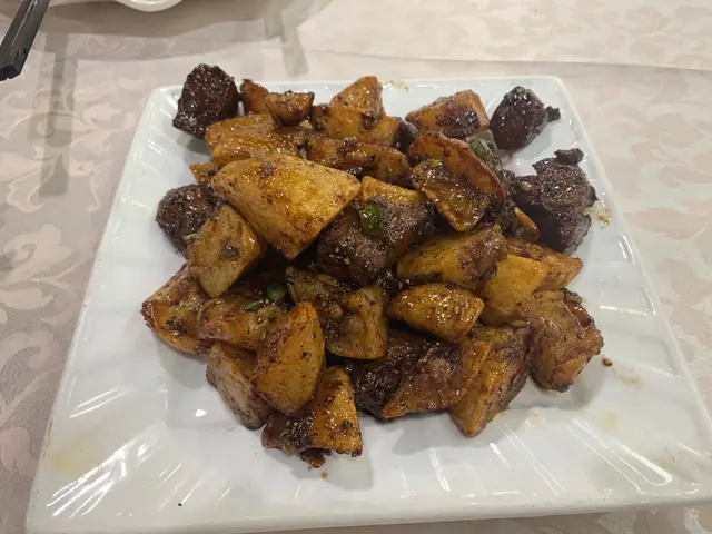 薯仔牛柳炸過，牛𣺉