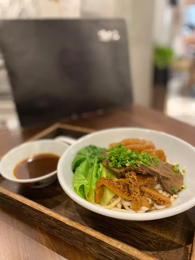 滷友三寶麵