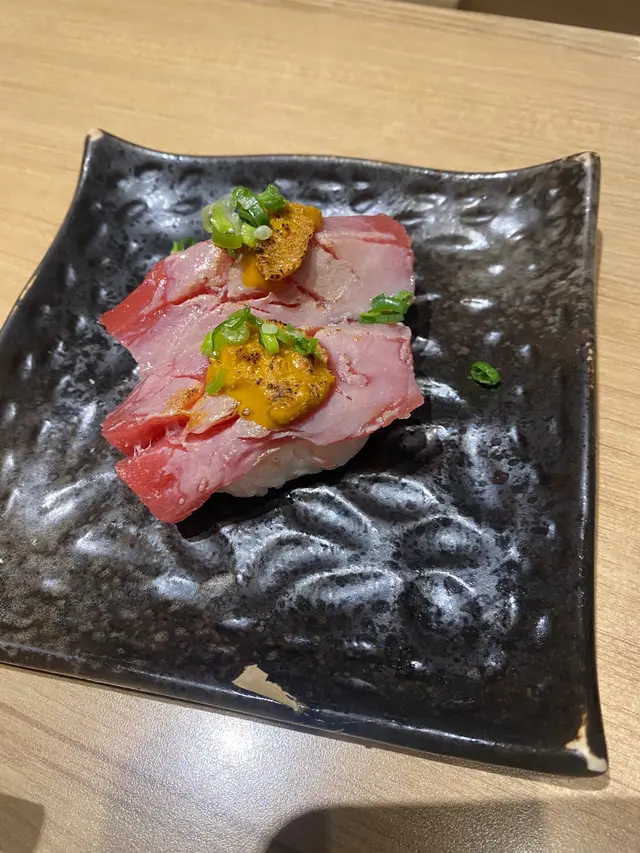 厚切黑鰭吞拿魚