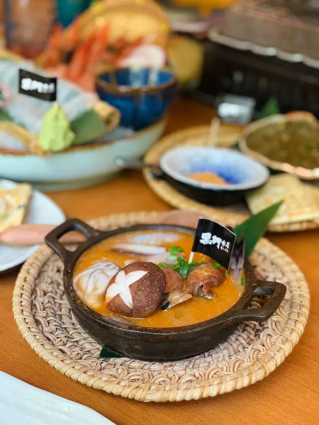 黑門令龍蝦湯煮海鮮