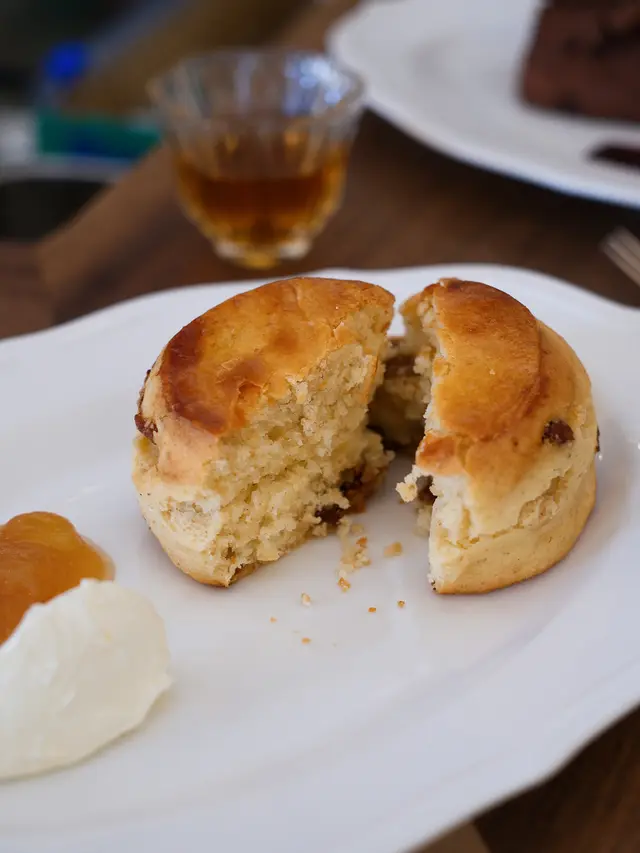 Hana  scone