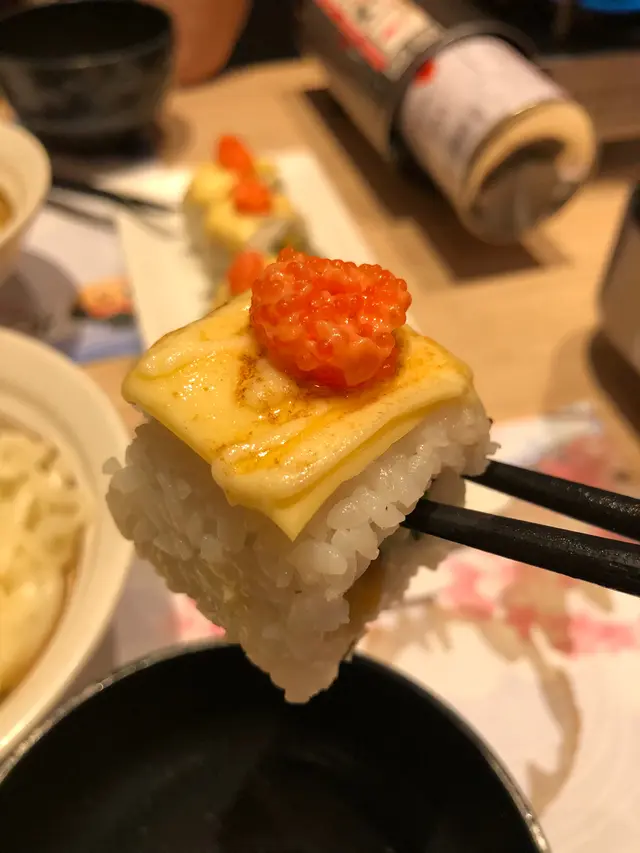 芝士飛魚籽軟殼蟹卷