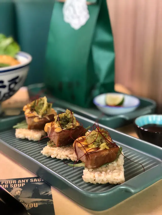 五香豬腩伴鍋巴