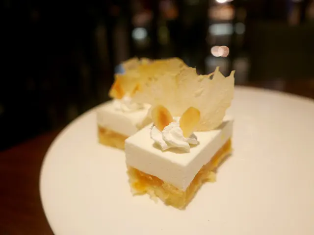 菠蘿椰子慕絲蛋糕