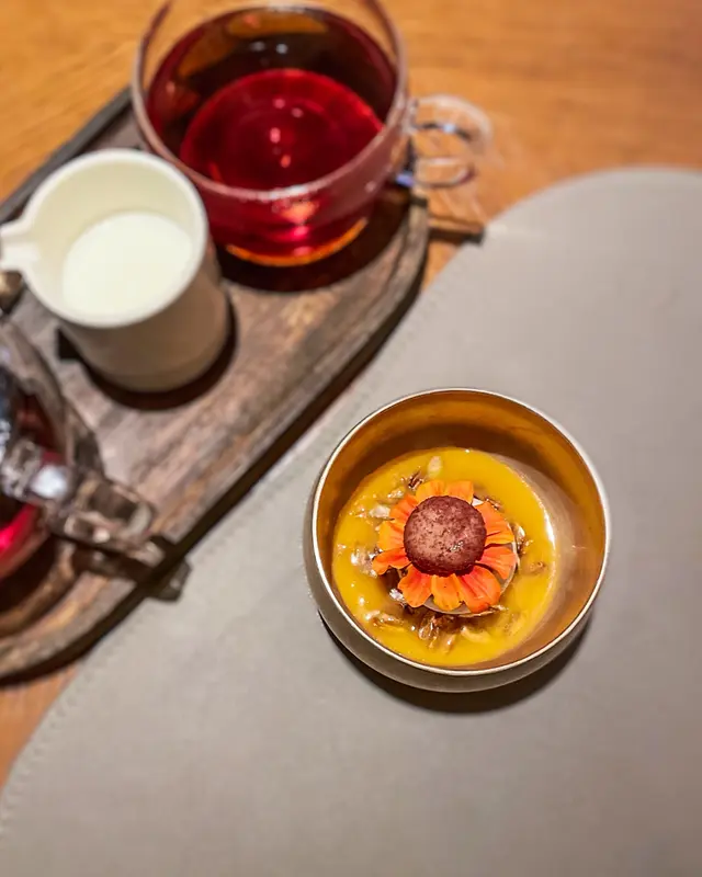 Oat° Clementine° White Balsamic° Extra Virgin Sunflower Oil° Sunflower Seed° Marigold°